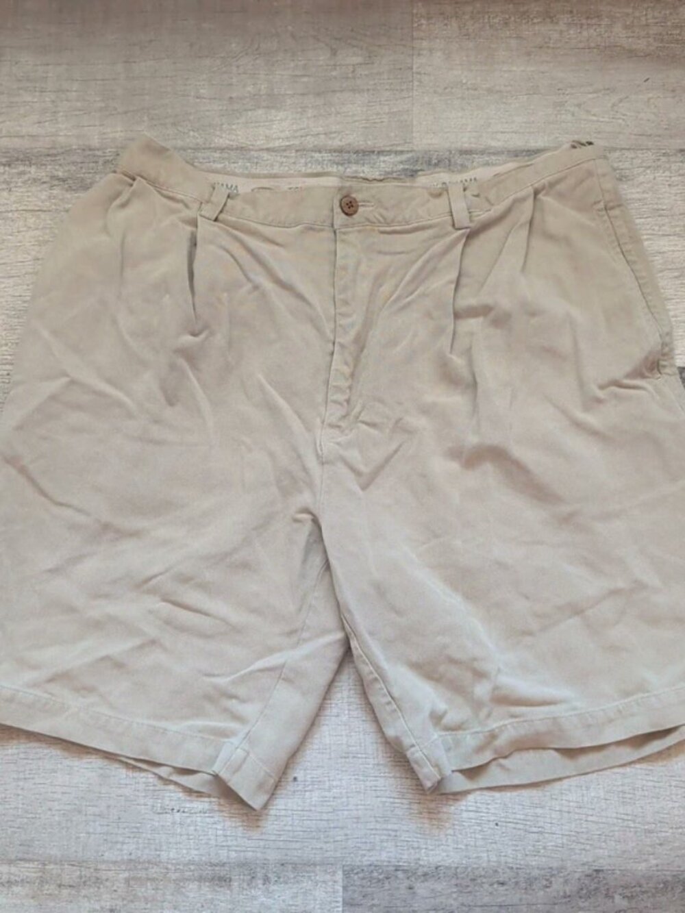 Tommy Bahama Men's Silk Shorts Size 36 Khaki Pleated Chino Shorts